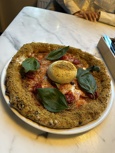 Dziedziniec Starej Poczty ( Wejście Przez Bramę, Dolnych Wałów 8, 44-100 Gliwice