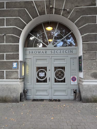 plac Stefana Batorego 3, 70-207 Szczecin