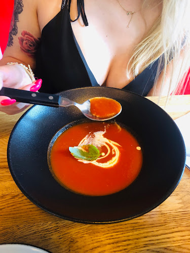 Opinii despre Forni Rossi 777 Pizza e Cucina Napoletana Naramowice în Poznań - Gastronomia