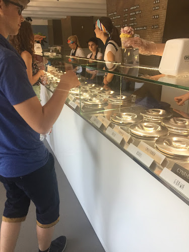 Emil Kręci Lody Open Times