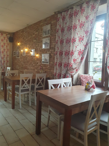Restauracja i pokoje gościnne Kolejowa 18 - Gastronomia