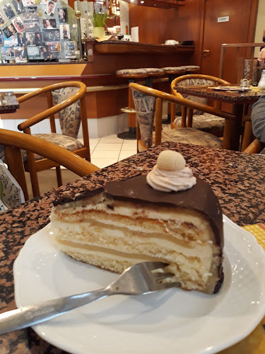 Café Und Konditorei Schedel GbR - Gastronomia
