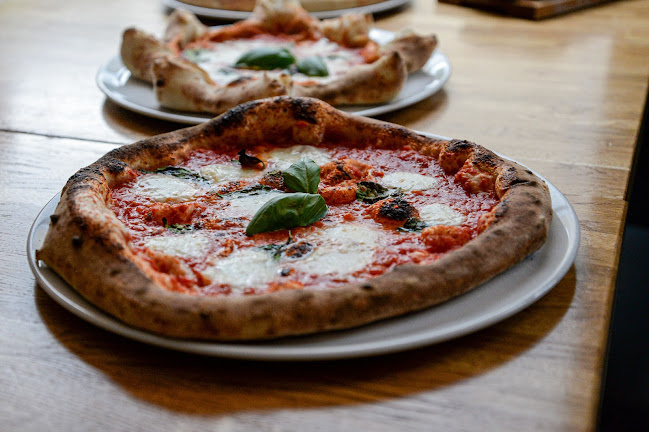 Forni Rossi 777 Pizza e Cucina Napoletana Naramowice - Gastronomia