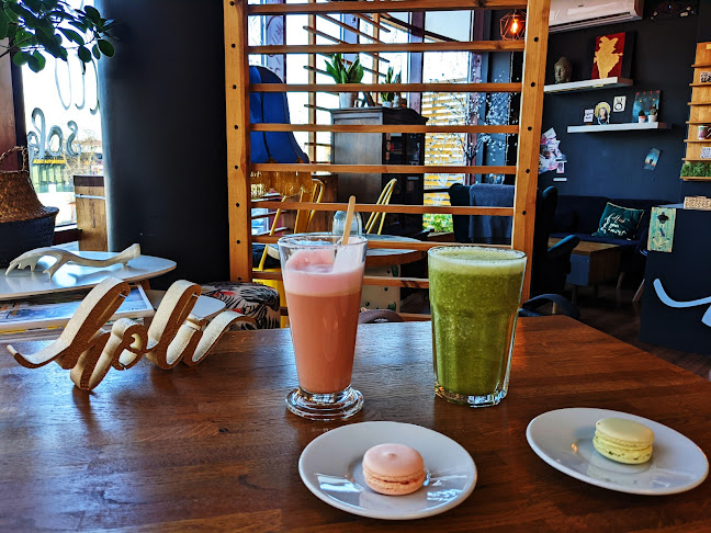 Comments and reviews of Holi Design & Cafe