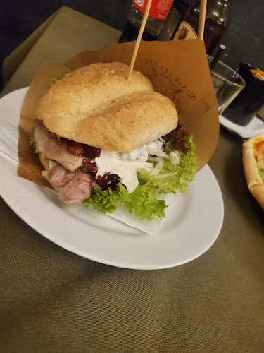 Dziki Burger - Gastronomia