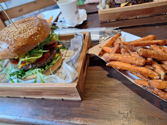 Comentarii opinii despre American Pizza & Burgers / Kurczak z rożna