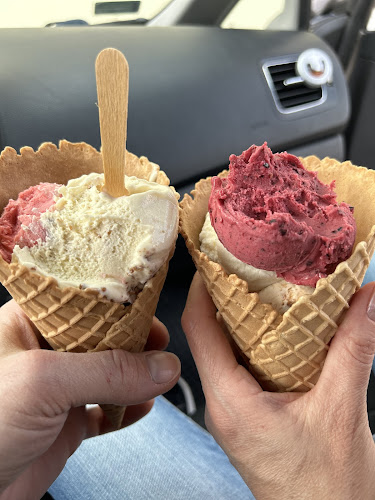 Opinii despre Lodziarnia Pingwinek în Zgłobice - Gastronomia