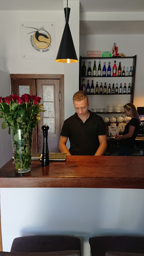 NARADA Sushi Bar - Gastronomia