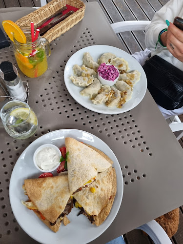 Restauracja i pokoje gościnne Kolejowa 18 - Gastronomia