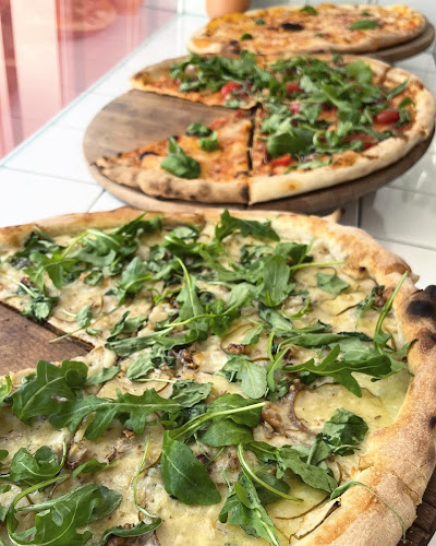 SLICE SHOP pizza na kawałki - Gastronomia