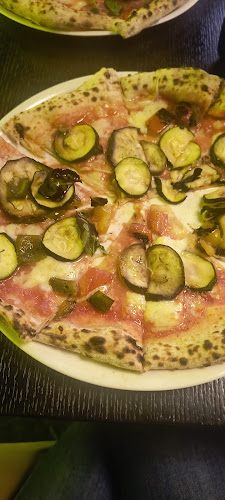 Dziedziniec Starej Poczty ( Wejście Przez Bramę, Dolnych Wałów 8, 44-100 Gliwice