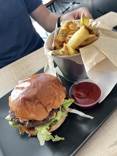 Opinii despre Małomiasteczkowy Burger în Strzelin - Gastronomia