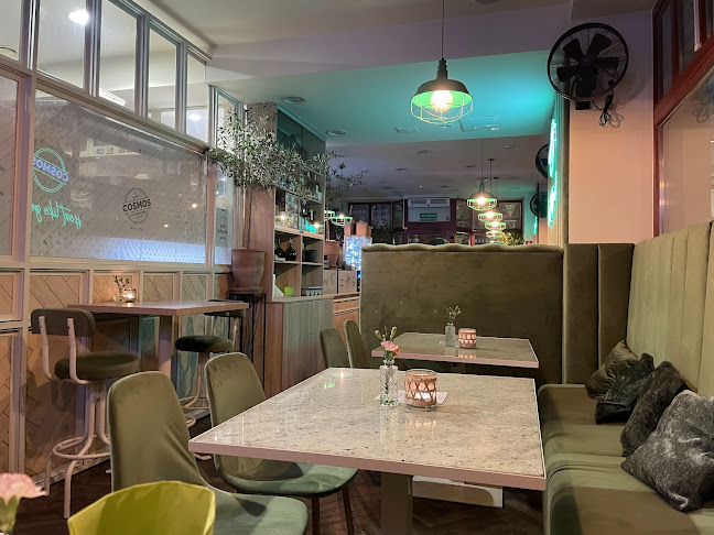 Cosmos Greek Food & Coffee - Gastronomia