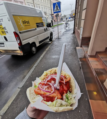 Opinii despre Kebab Pomarańczowa Budka în Rzeszów - Gastronomia