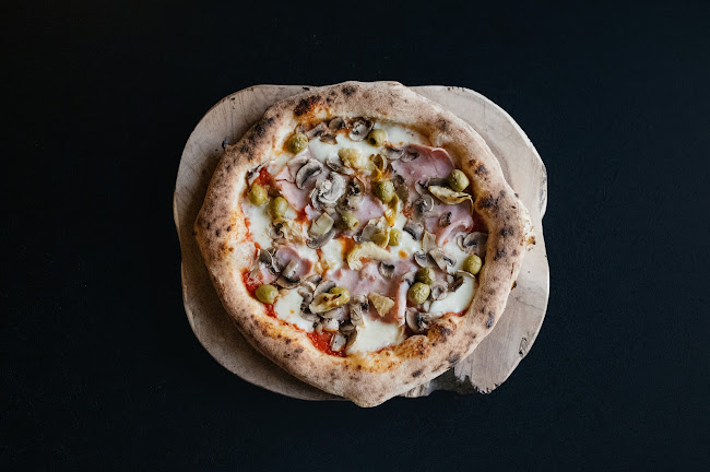 Głodna Małpa Pizza & Chill