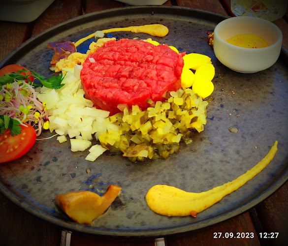 Restauracja Dwór Rozłogi - Gastronomia