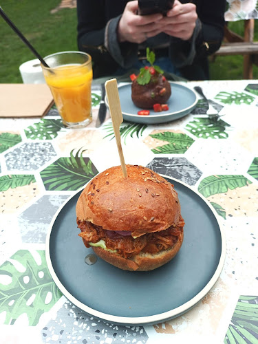 Bluszczańska 52/US-1, 00-712 Warszawa