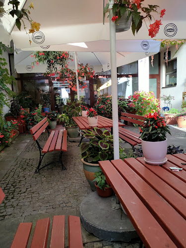 Bistro Luna