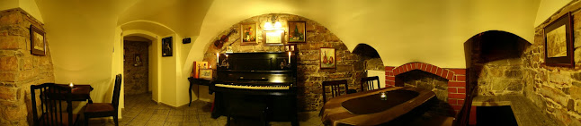 Opinii despre Winiarnia Est! Est!! Est!!! în Bielsko-Biała - Gastronomia