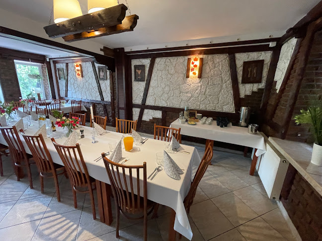 Restauracja: "Pod Złotym Liściem" - Gastronomia