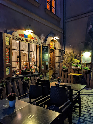 Wąski Dunaj 4/6/8, 00-256 Warszawa