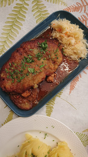 Restauracja Domu Pielgrzyma "W Sosnowym Gaju" Hotel Obiad Noclegi - Gastronomia