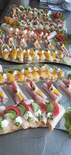 Restauracja Chabrowy Zakątek Place for You. Restauracja otwarta TYLKO DLA REZERWACJI. Od 12 do 100 osób. - Wiry