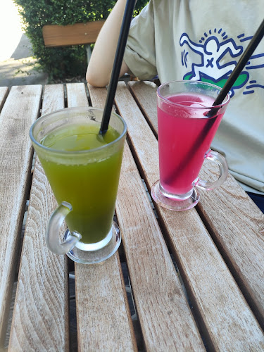 Przyjaźni 31, 72-010 Police