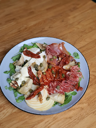 Opinii despre Forni Rossi 777 Pizza e Cucina Napoletana Naramowice în Poznań - Gastronomia