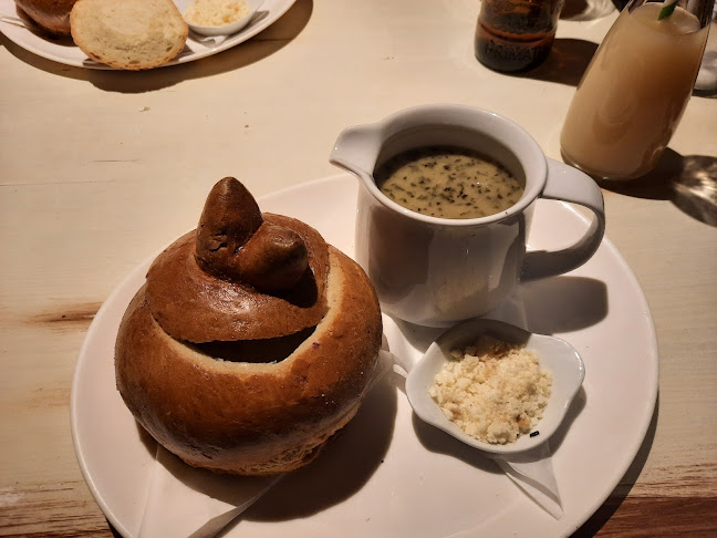 Rogata. Kuchnia lokalna. Kuchnia tradycyjna. Kuchnia beskidzka. Imprezy okolicznościowe.Rezerwacje firmowe.