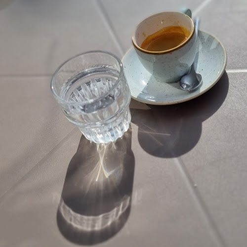 The White Bear Coffee Liniarskiego - Gastronomia