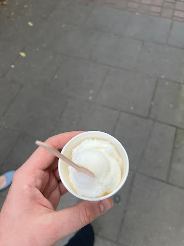 Emil Kręci Lody Phone number