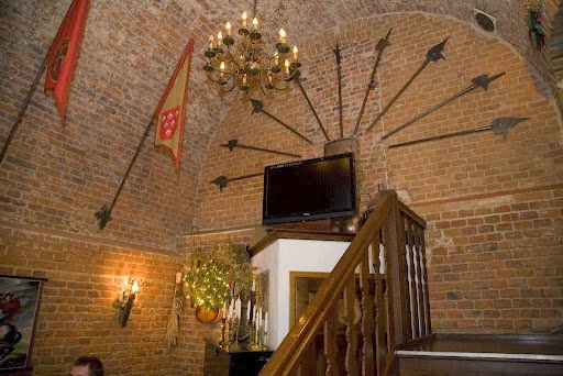 Opinii despre Kazamaty Pub & Restaurant în Nysa - Gastronomia