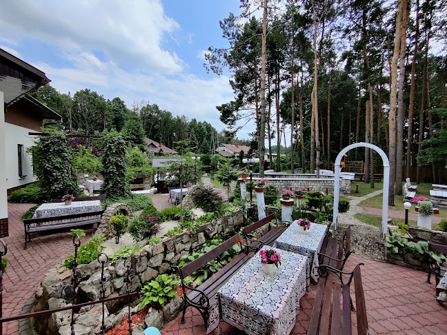 Fantazja Restauracja, Noclegi - Gastronomia