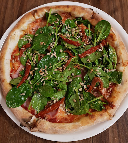 https://www.pizzeriastacholino.pl/