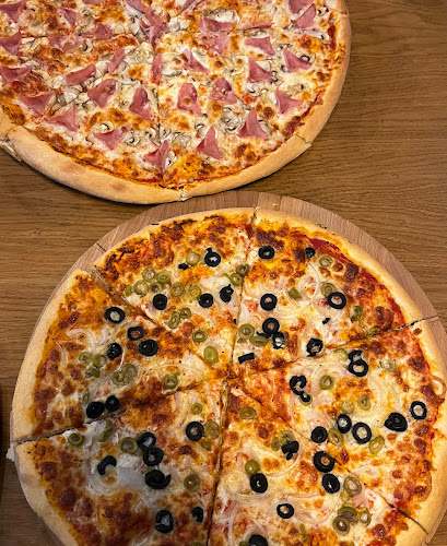 Opinii despre Pizzeria-Pub Staff în Skomielna Biała - Gastronomia