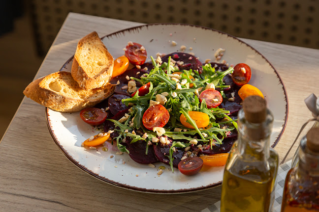 Aleja Najświętszej Maryi Panny 36/38, 42-200 Częstochowa