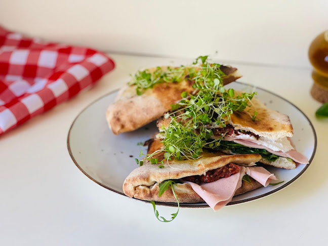 Dmowskiego 2, 60-222 Poznań