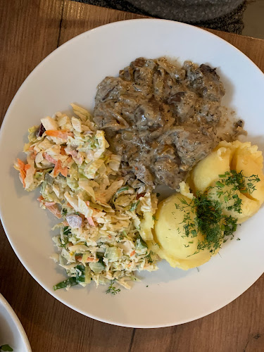 Restauracja i pokoje gościnne Kolejowa 18 - Gastronomia