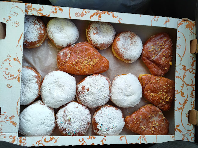 "Pączki prostu z mostu" (Berliner Pfannkuchen) - Gastronomia