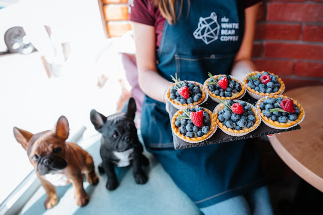 The White Bear Coffee Liniarskiego - Gastronomia