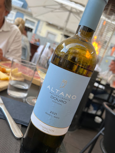 Mielżyński Poznań - Wine Bar & Sklep z winem - Gastronomia