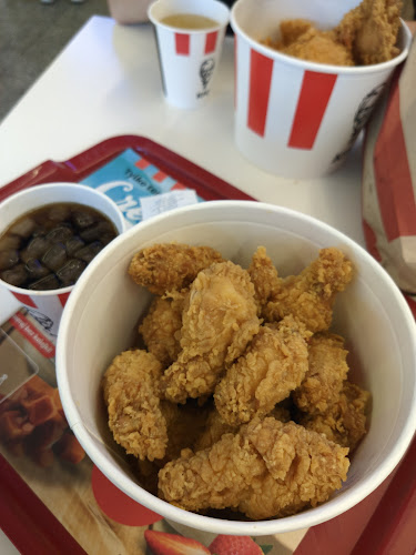 KFC Warszawa PKP Wschodni - Gastronomia