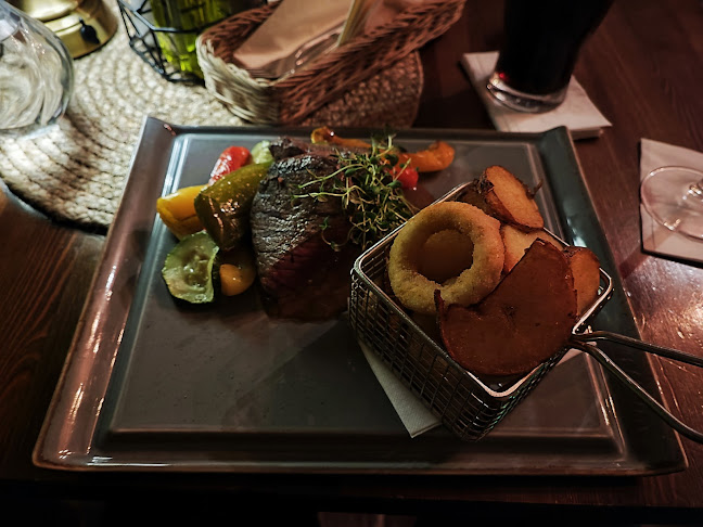 Kazamaty Pub & Restaurant