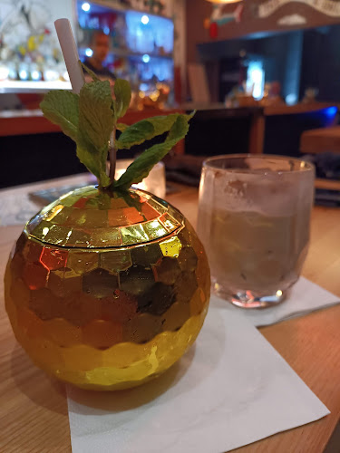 The Ptak i Pies Cocktail Bar - Gastronomia