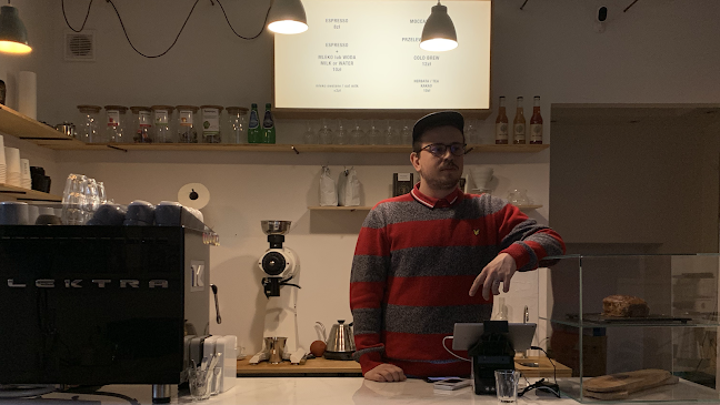 HAŁAS Coffee+Vinyl - Gastronomia