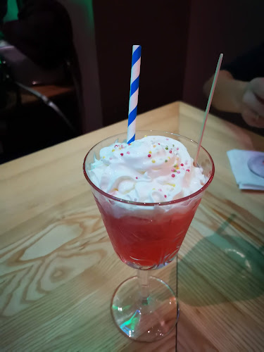 The Ptak i Pies Cocktail Bar - Gastronomia