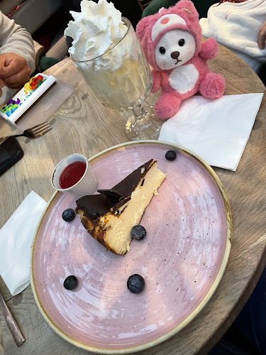 CAVA Organic Bistro Café Złote Tarasy - Warszawa