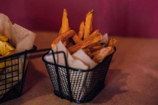 Aleje Jerozolimskie 43, 56-120 Brzeg Dolny