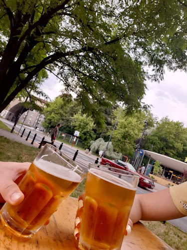 Al. 3 Maja 16/18A, 00-090 Warszawa